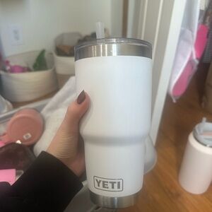 YETI White Insulated Tumbler with Straw